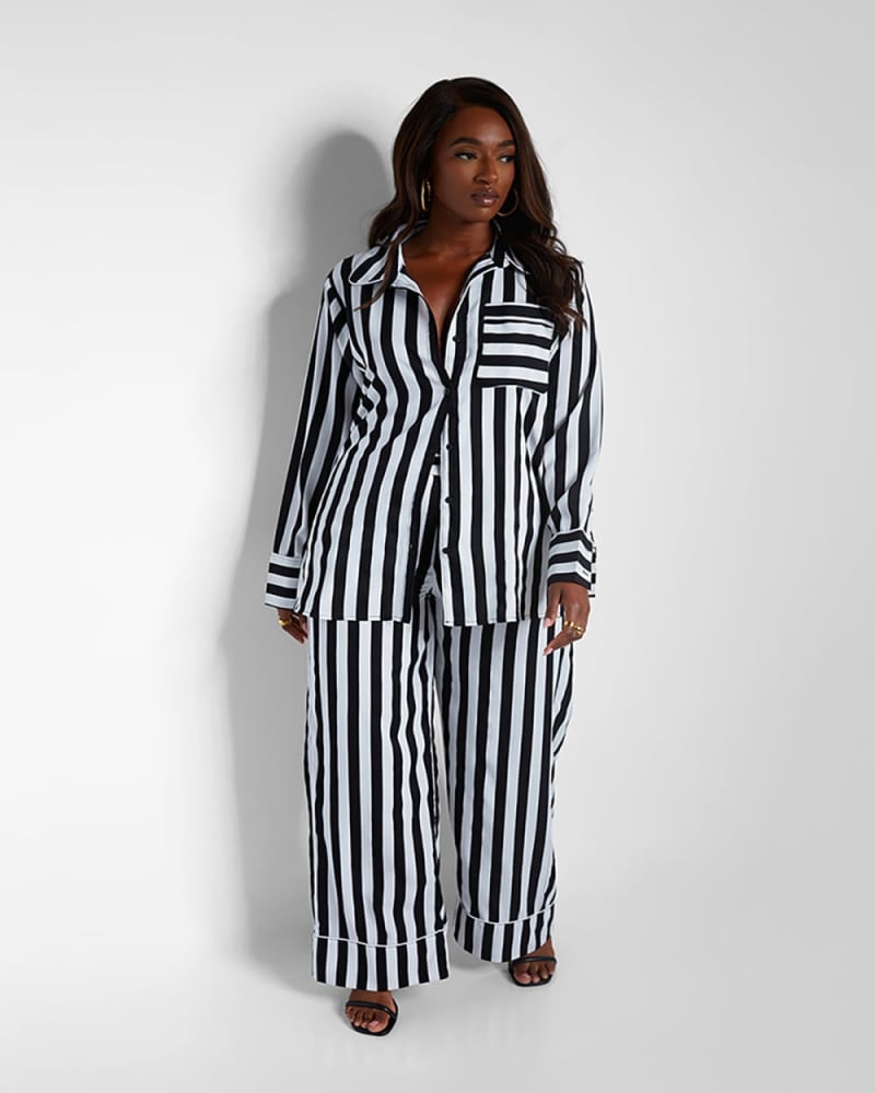 Front of a model wearing a size L Anita Striped Wide Leg Pants W. Pockets in Multicolor by Rebdolls. | dia_product_style_image_id:328495